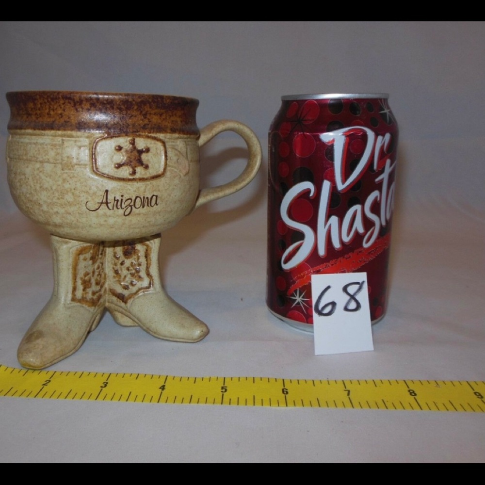 VINTAGE STONEWARE CLAY ARIZONA MUG ON BOOT PLATFORM